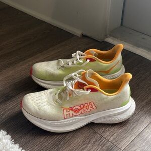 Hoka women’s Mach 6